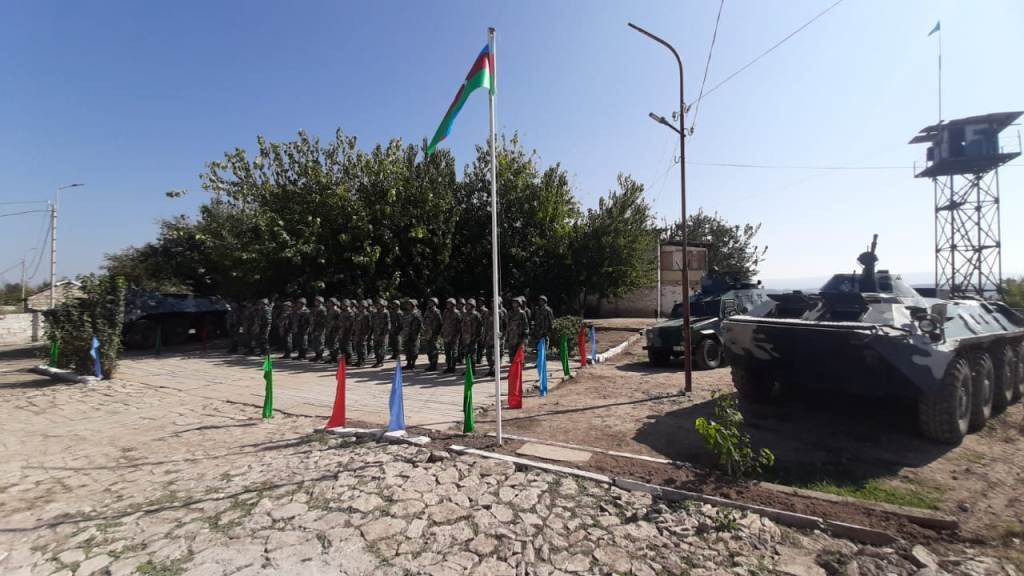 İşğaldan azad olunan sərhəd zastavalarımız üzərində dövlət bayrağımız ucaldıldı - FOTO