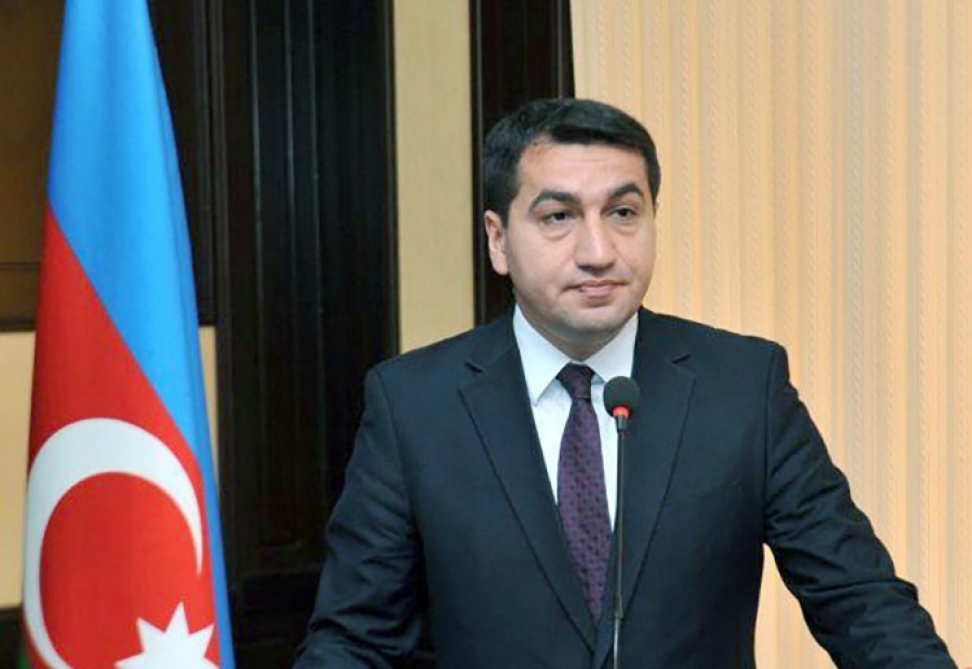 Hikmət Hacıyev: “Paşinyan Səddam Hüseynin taktikasını təkrarlayır”