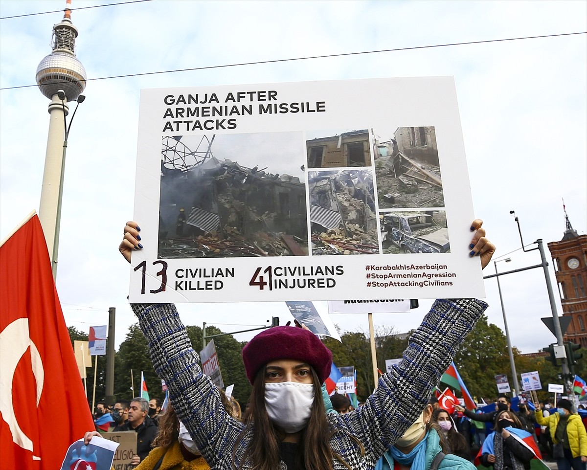 Berlinin mərkəzində Ermənistana etiraz aksiyası - FOTO