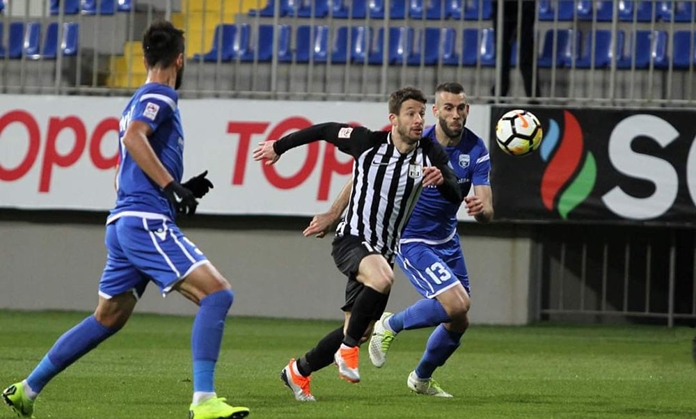 “Neftçi” və “Sabah” meydana xüsusi pankartla çıxdı