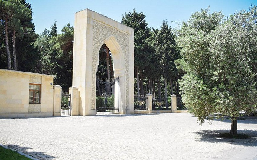 Eldar Əzizov I Fəxri Xiyabanı təmir etdirəcək