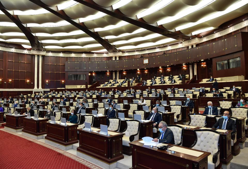 Parlament 22 dildə videomüraciət hazırladı - VİDEO