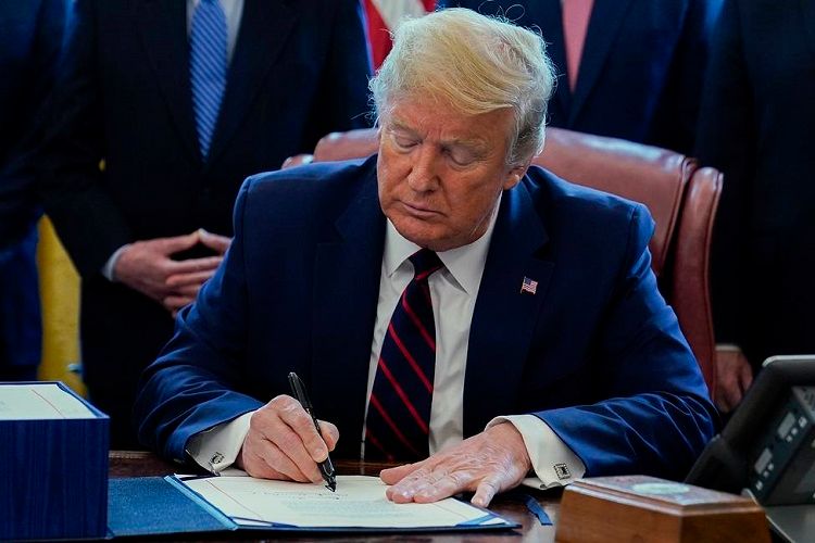 Tramp beş amerikalını əfv etdi