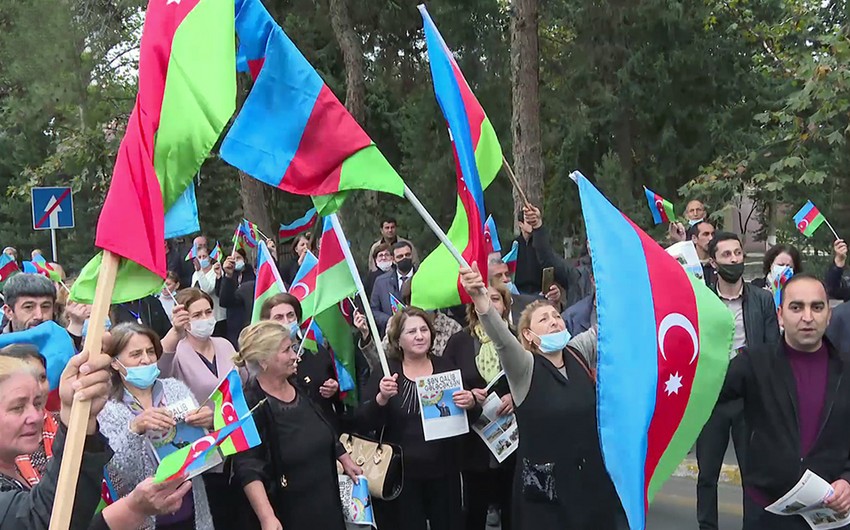 Döyüş iştirakçıları arasında təbliğat və təşviqat işləri davam edir