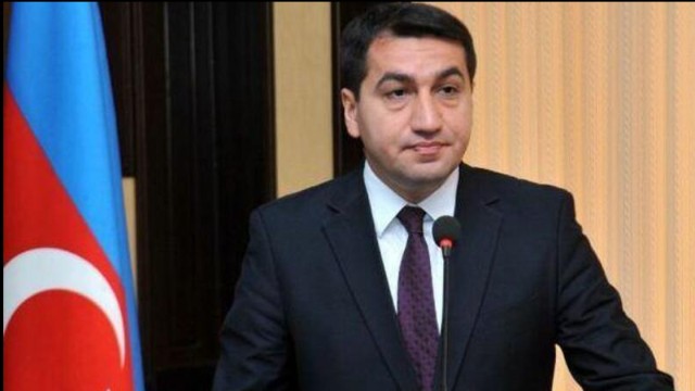 Hikmət Hacıyevdən fransız jurnalistlərin təzyiqə məruz qalmasına ETİRAZ