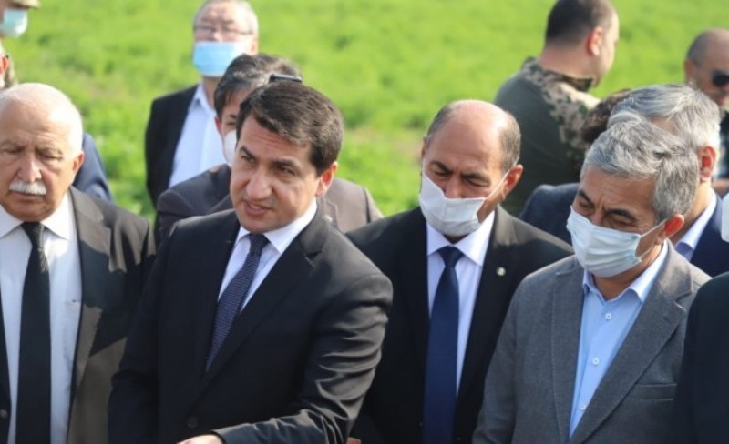 “Əgər kişidirlərsə, döyüş meydanında ortaya çıxsınlar” - Hikmət Hacıyev