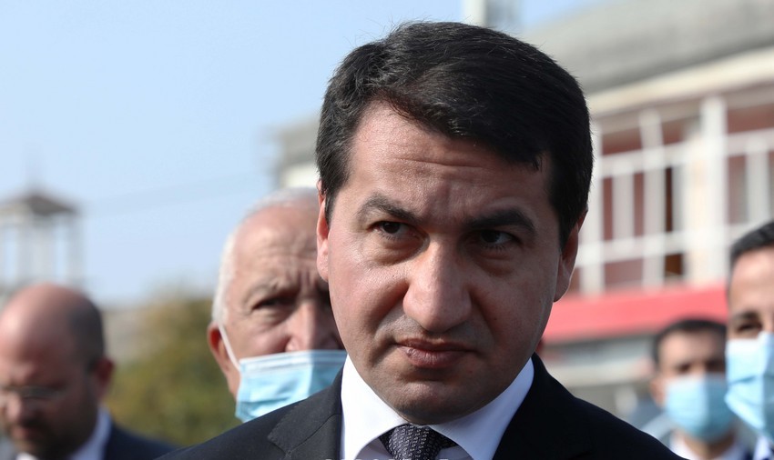 Hikmət Hacıyev: “Ermənistanın hərbi-siyasi rəhbərliyi quzğunlaşıb”