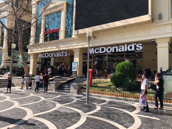Azərbaycanlı şirkət rəhbəri “McDonald’s”a görə xalqı təhqir edir - FOTO