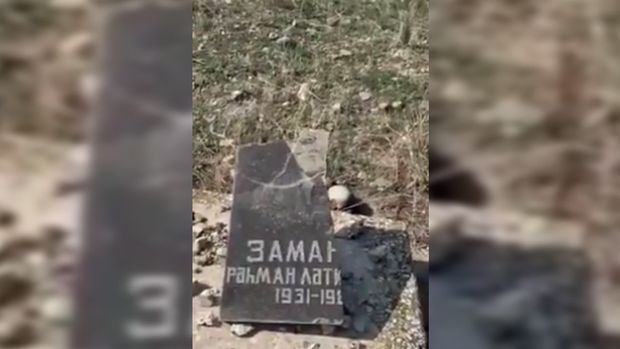 Hərbçimiz 27 il sonra Zəngilanda atasının məzarını ziyarət etdi - VİDEO