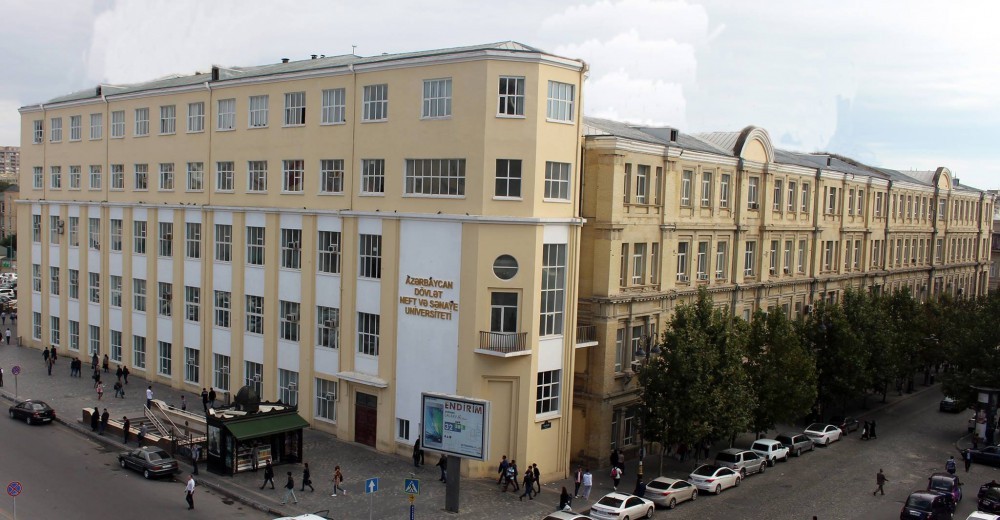 Hərbi xidmət keçən məzunların diplomu niyə verilmir?- Universitetdən CAVAB