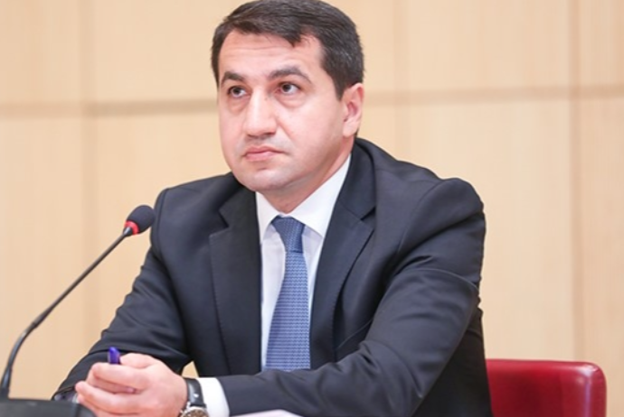 Hikmət Hacıyev: “İşğal olunmuş ərazilərdə yaşayan mülki insanları hərbi obyektlərdən kənar durmağa çağırırıq” 