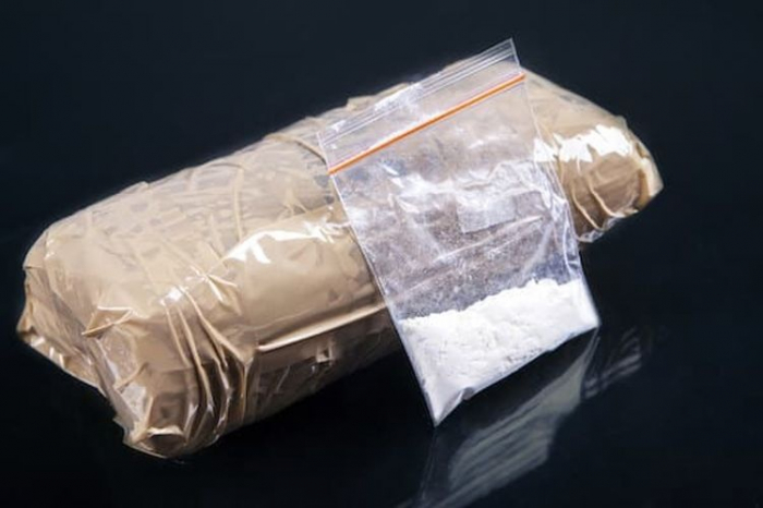 Narkotacirdən 1 kq heroin götürüldü