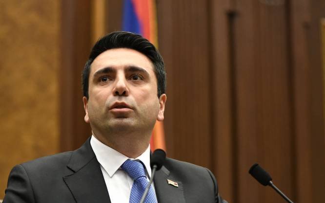 Ermənistanın vitse-spikeri Moskvaya gedir