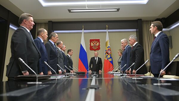Putin Təhlükəsizlik Şurasında Qarabağı müzakirə etdi