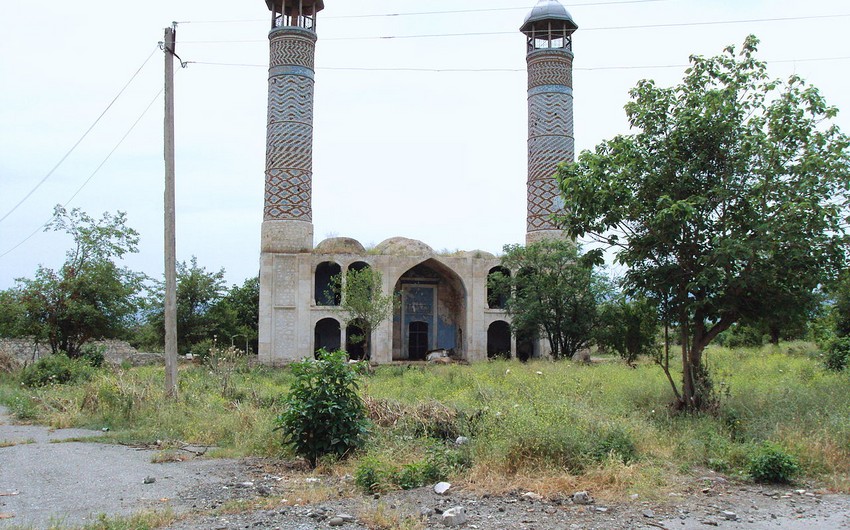 Qarabağdakı bütün kilsə və məscidlər bərpa ediləcək - RƏSMİ