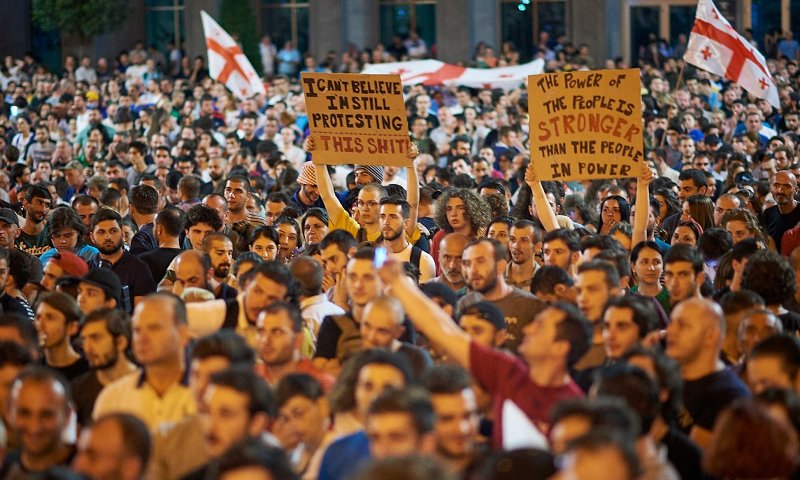 Gürcüstanda etiraz aksiyaları zamanı 27 etirazçı yaralanıb