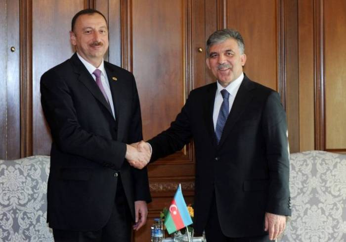 Abdulla Gül İlham Əliyevi təbrik etdi