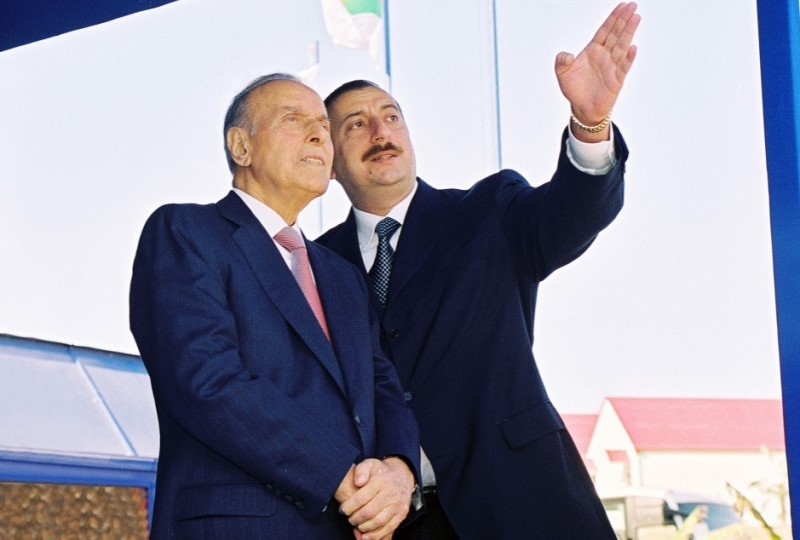 Qarabağın ən yüksək yerində Ulu Öndərlə İlham Əliyevin abidəsi ucaldılsın!  - Rektordan TƏKLİF 