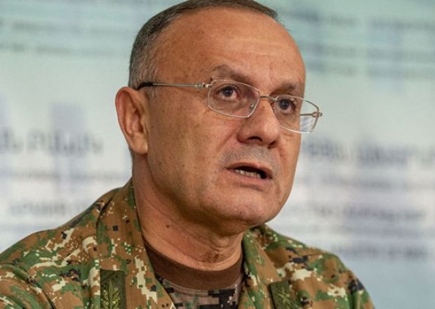 Ermənistanın sabiq müdafiə naziri ölkəsindən qaçdı