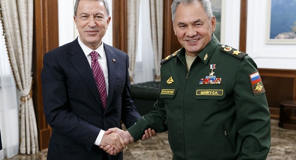 Hulusi Akar rusiyalı həmkarı ilə Qarabağı müzakirə etdi