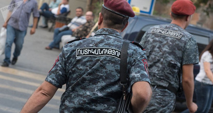 Yerevanda “Paşinyan, istefa ver” mitinqi – Onlarla insan saxlanıldı