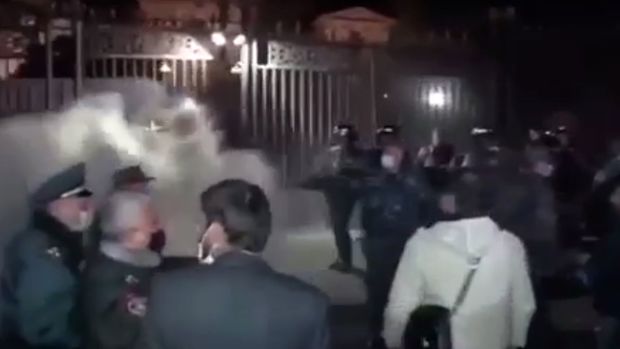 İrəvanda etiraz aksiyası davam edir - VİDEO