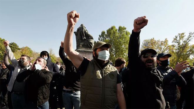 Yerevanda etiraz aksiyası yenidən BAŞLADI