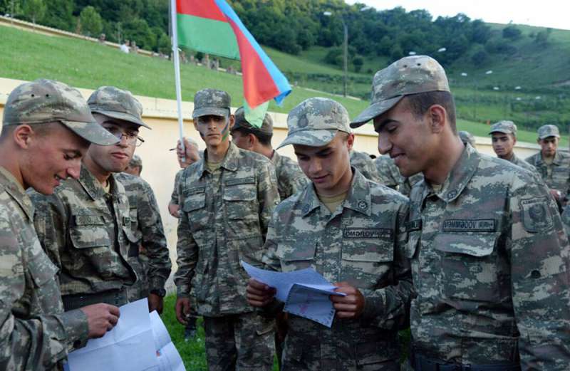 Əsgərlərimizə bayram sovqatı göndərildi