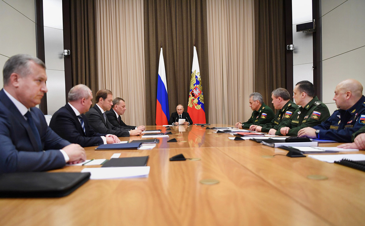 Müdafiə nazirindən Putinə: “Vladimir Vladimiroviç, biz sizdən qorxuruq”