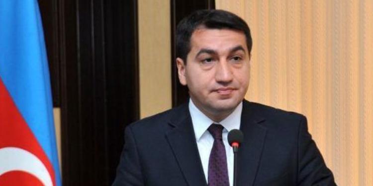 Prezidentin köməkçisi ermənilərin raket sistemlərini nümayiş etdirdi - FOTO