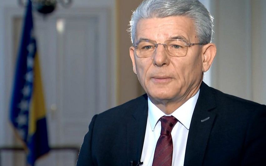 Şefik Caferoviç Prezident İlham Əliyevə zəng etdi