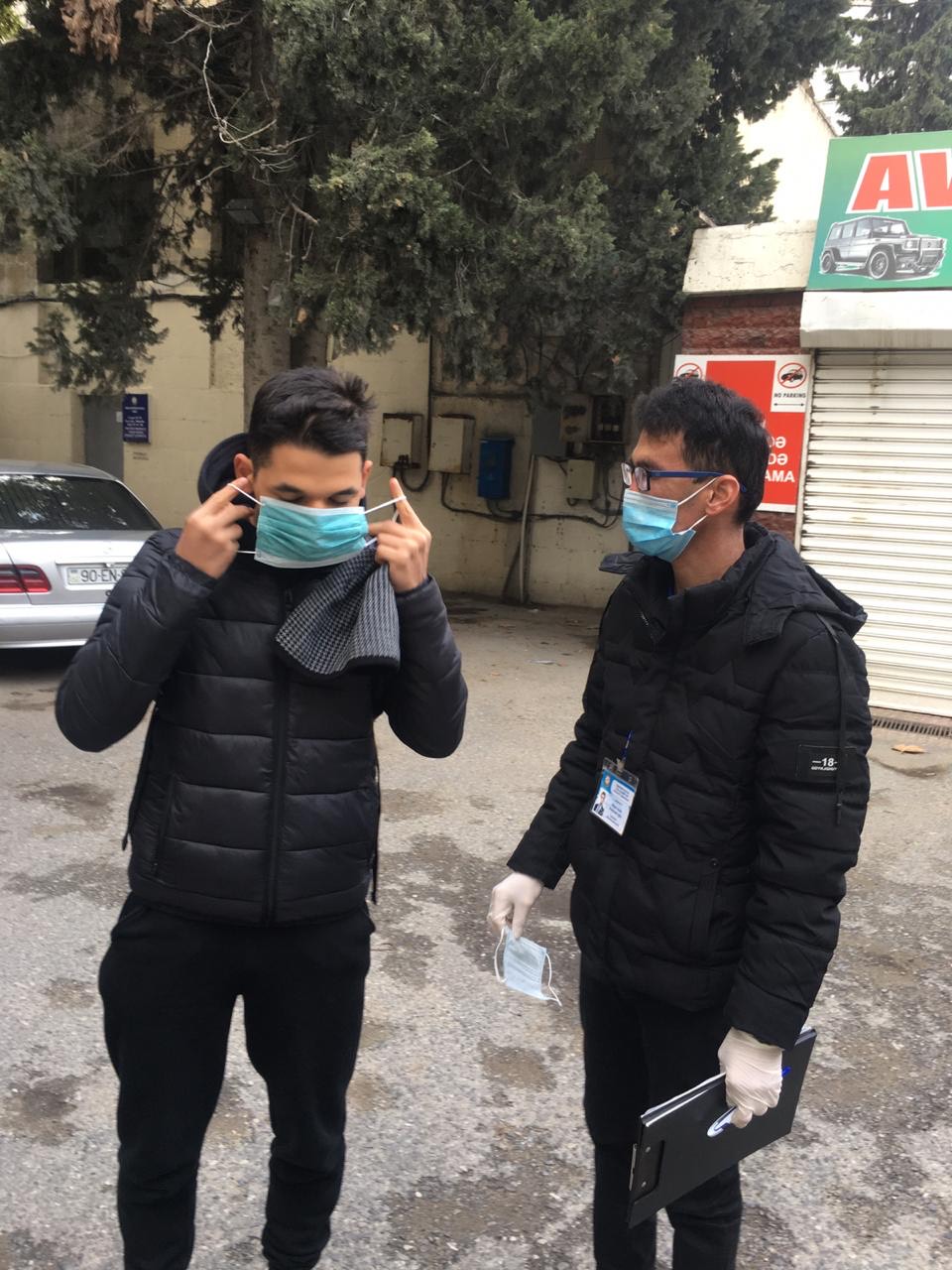 Binəqədi sakinlərinə pulsuz maska paylanılıb - FOTO