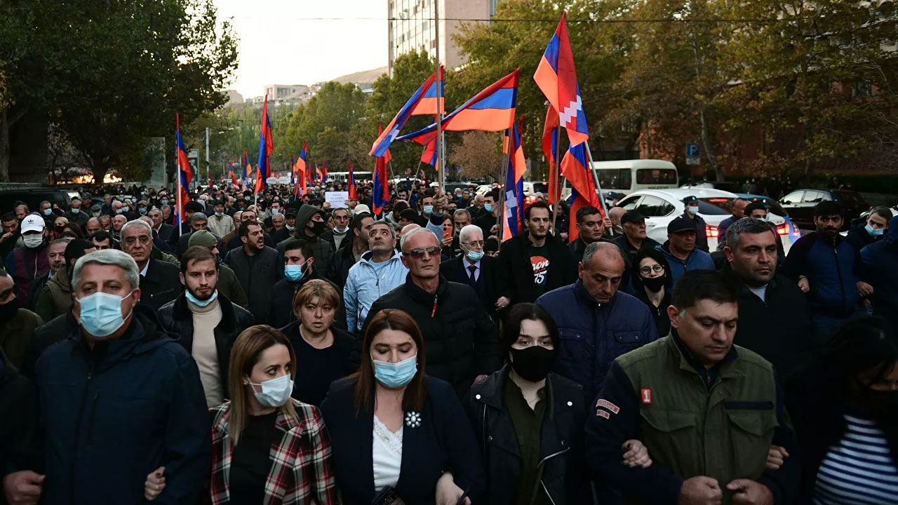 Yerevanda etirazçılar Paşinyanın istefasını tələb edir - VİDEO