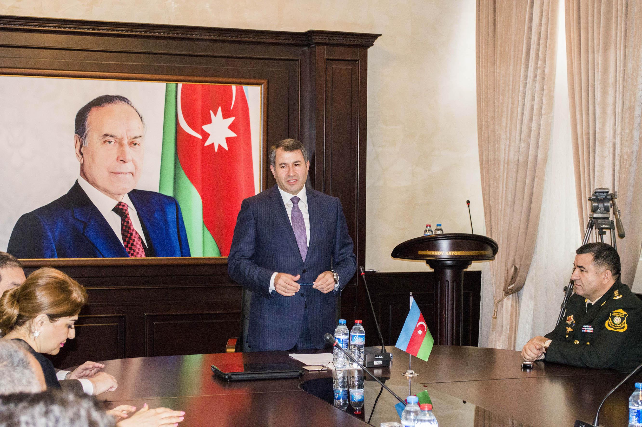 İcra başçısı qalmaqallı müavini işdən çıxardı - FOTO