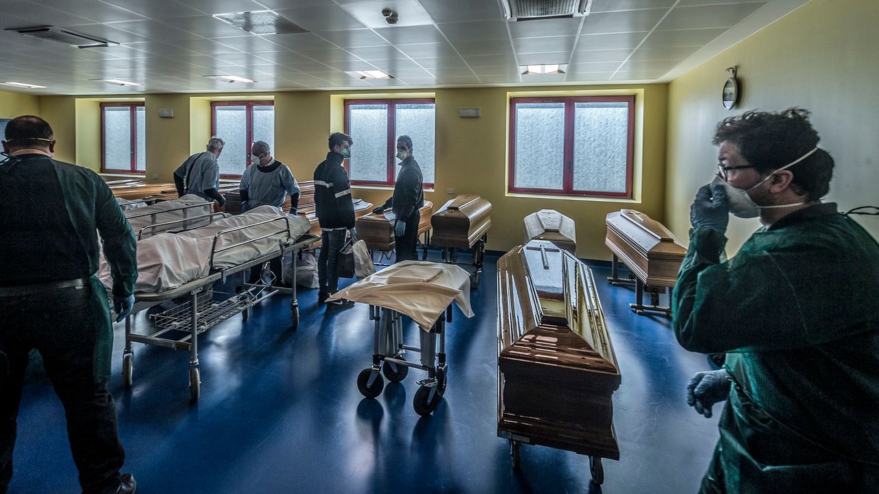 İtaliyada bir gündə 630 nəfər koronavirusdan öldü