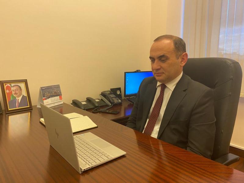 Deputat köçkünlükdən qurtulan həmyerlilərinin problemlərini dinlədi