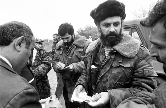 Milli Qəhrəmanın məzarı azadlığa qovuşdu - FOTO