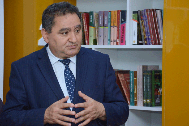 Fransa senatı və İoneskonun “Kərgədanlar” pyesi