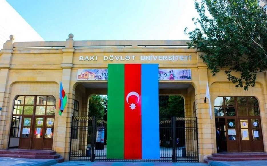 Dövlət bayrağımızı təhqir edən tələbə universitetdən qovuldu