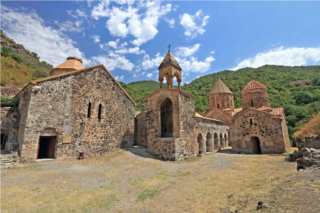 “Bu gün Kəlbəcərdəki Alban kilsəsində şəhidlər üçün dualar oxunur” - QMİ sədri