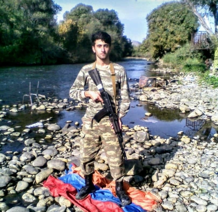 Lənkəranın Ləj kəndi əsgəri ilə FƏXR EDİR