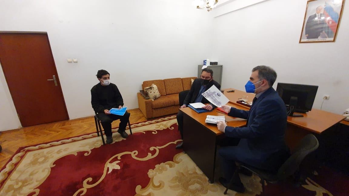 Erməni əsir və girovlar müayinə olundu