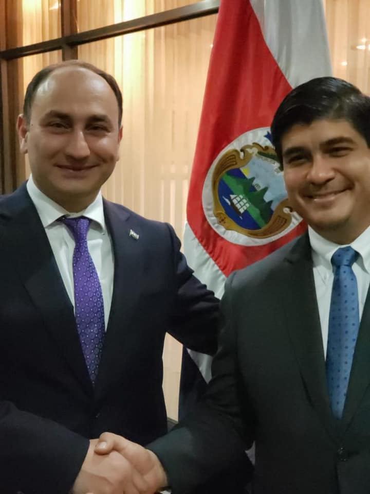 Səfiri etimadnaməsini Prezidentə təqdim etdi - FOTO