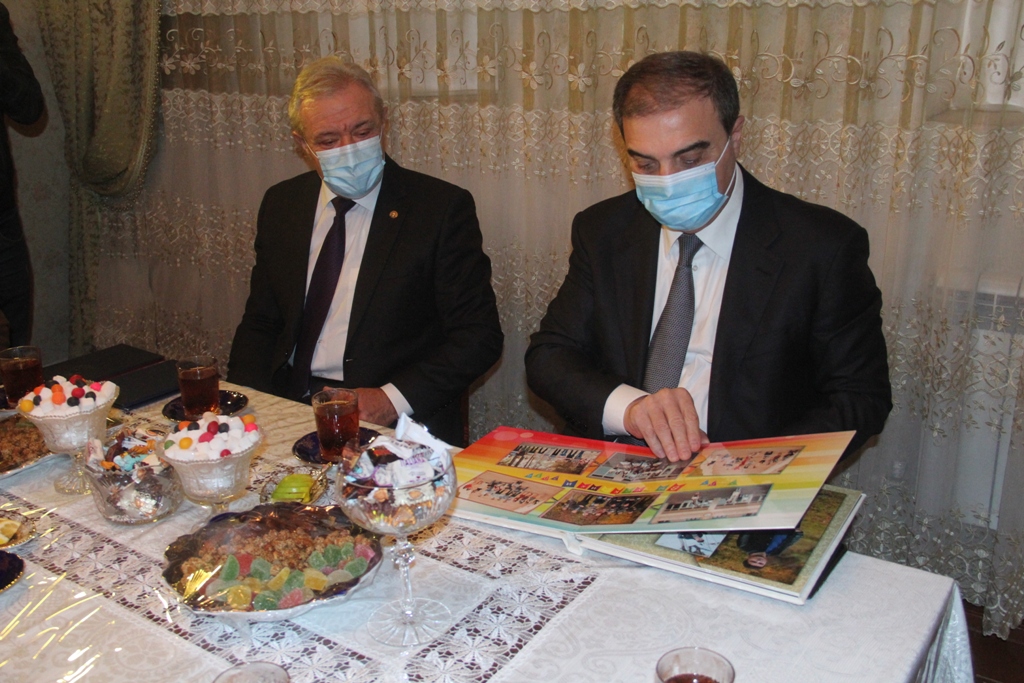 Niyazi Bayramov şəhid ailəsini ziyarət edib - FOTO