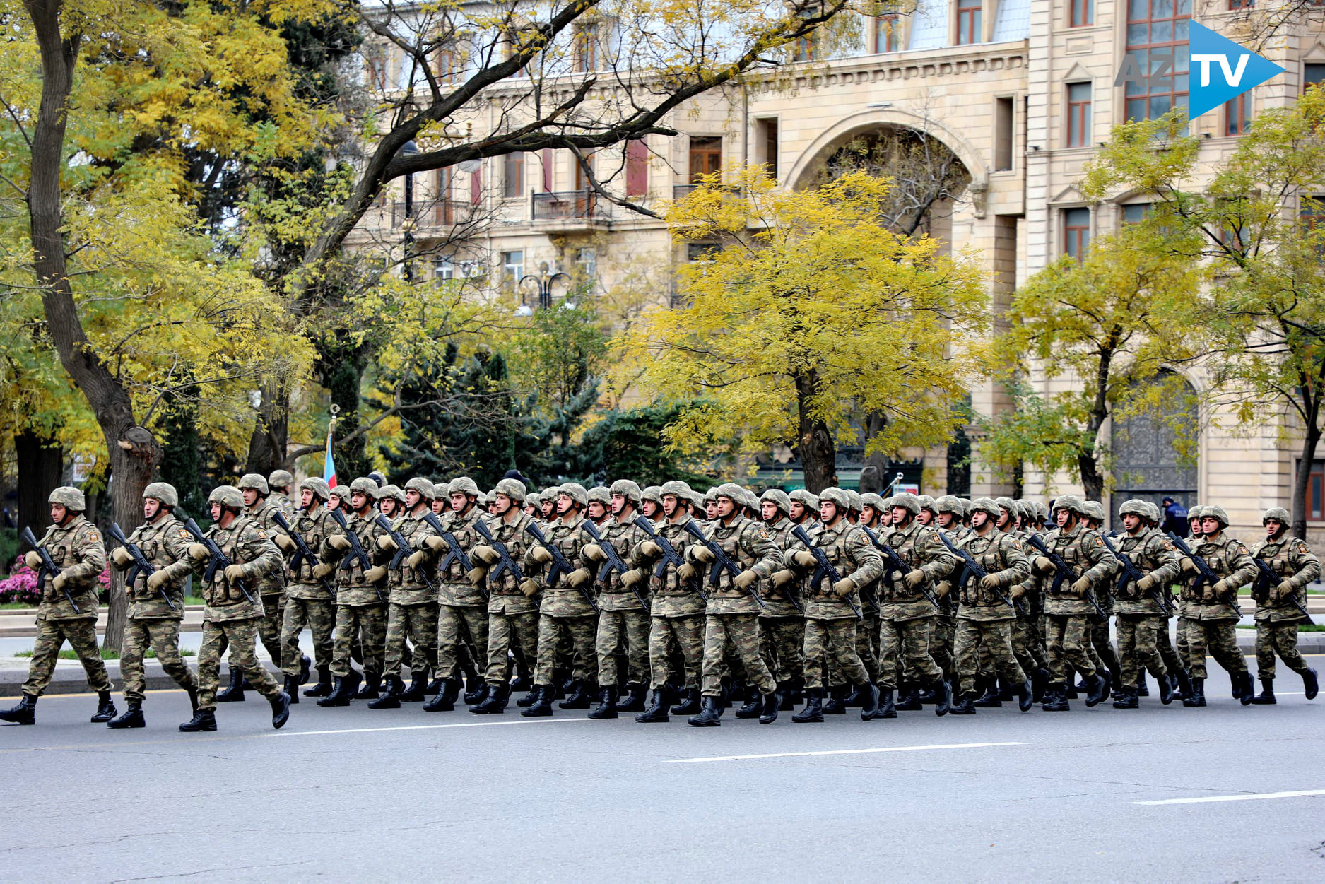 Zəfər çalan hərbçilər parada hazırlaşır - FOTOLAR