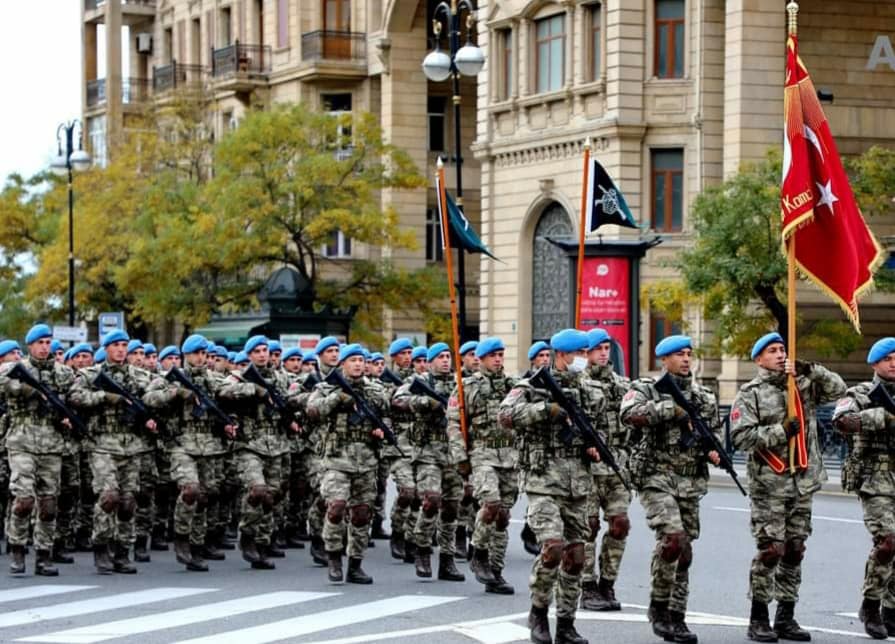 Türk hərbçilər Bakıda  - VİDEO