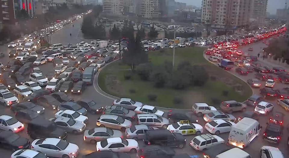 Bakının əsas küçə və prospektlərində tıxac var - FOTO