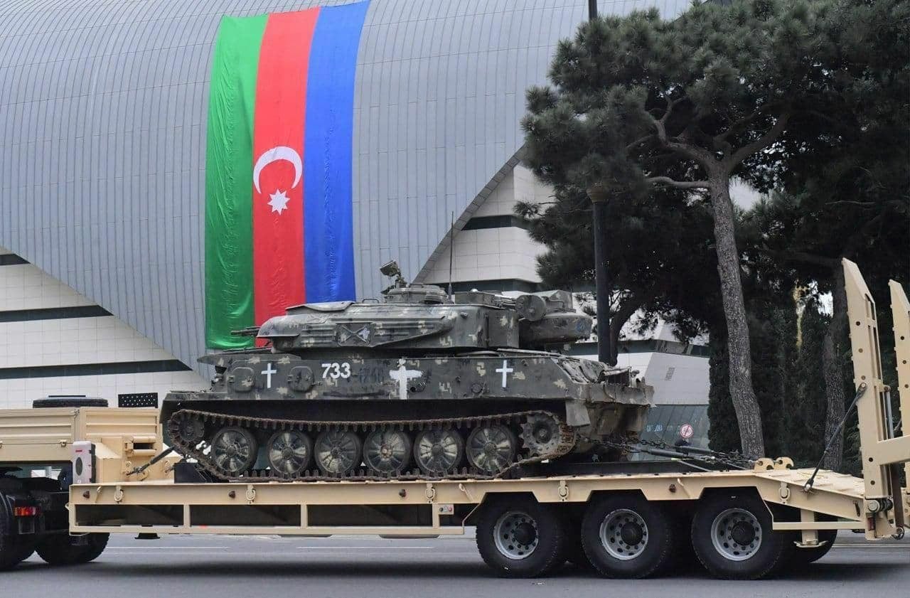 “Müharibə başlasa, azərbaycanlılar bizim tankları Bakıda görəcəklər” - Doğrudan da o tanklar Bakıdadır!  