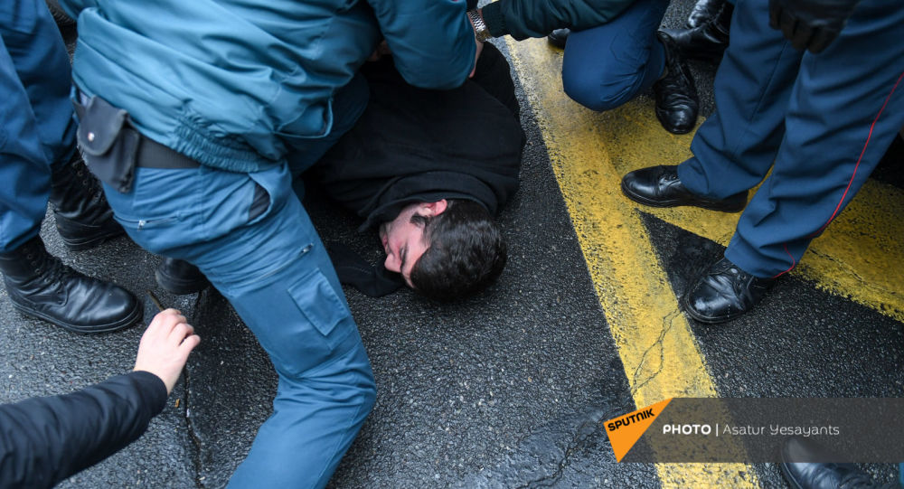 Yerevanda iğtişaşlar - 29 etirazçı saxlanıldı