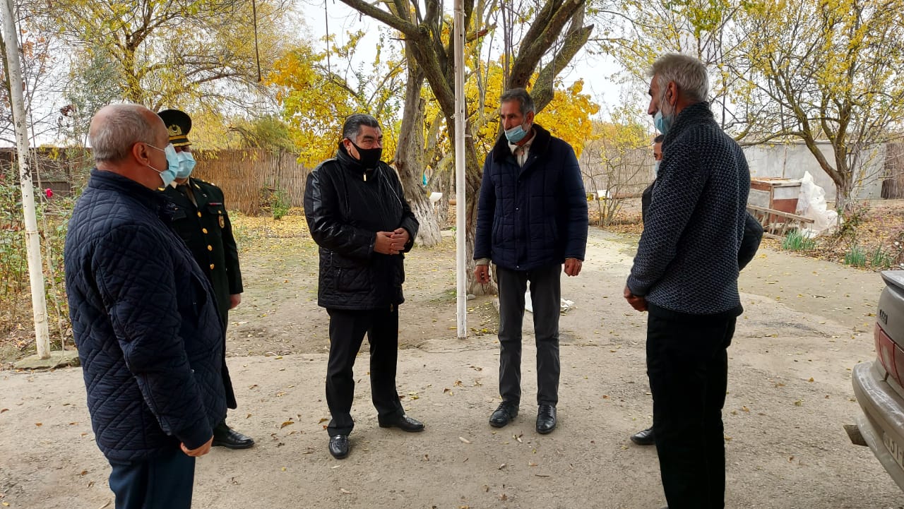 Rüstəm Xəlilov şəhid ailələrini ziyarət edib - FOTO